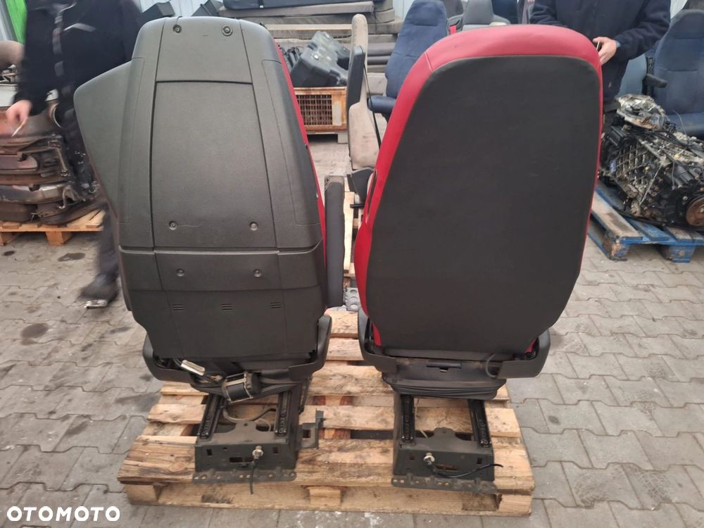 VOLVO FM12 FM13 FOTEL PRAWY PASAŻERA KOMPLETNY - 2