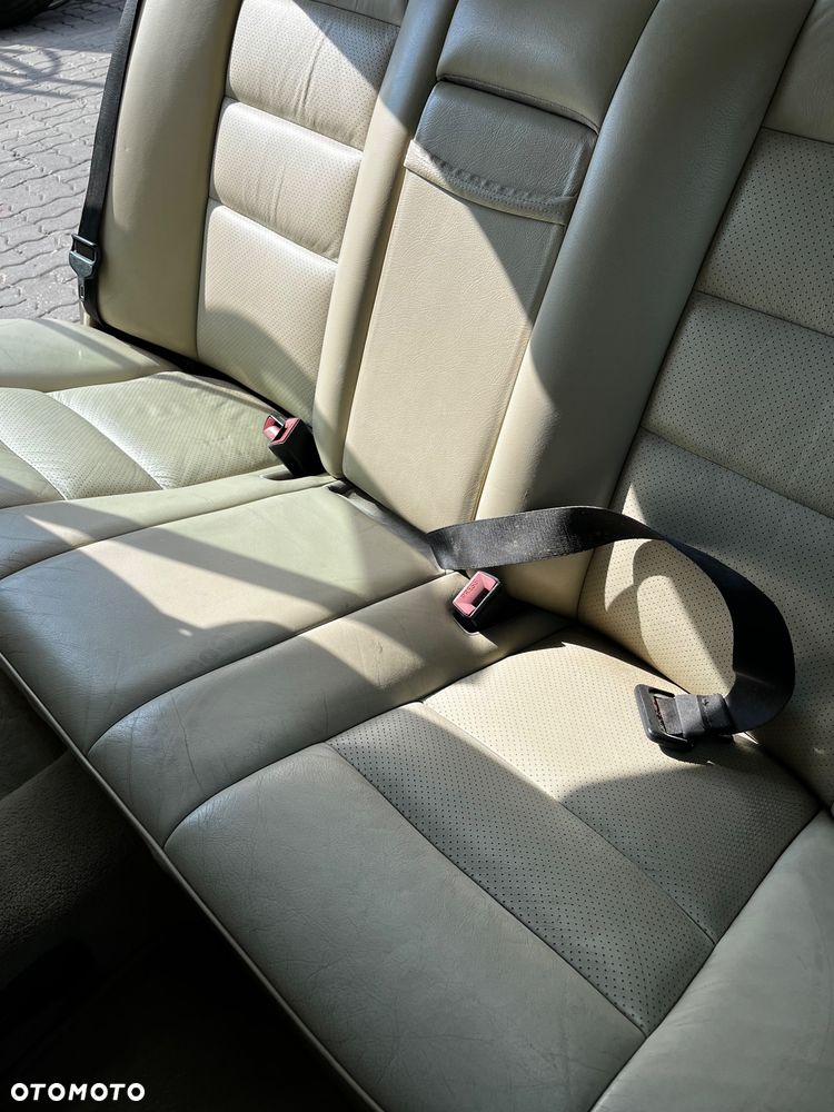 Mercedes-Benz W124 (1984-1993) - 32