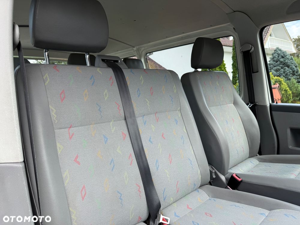 Volkswagen Transporter Shuttle Kurz - 10