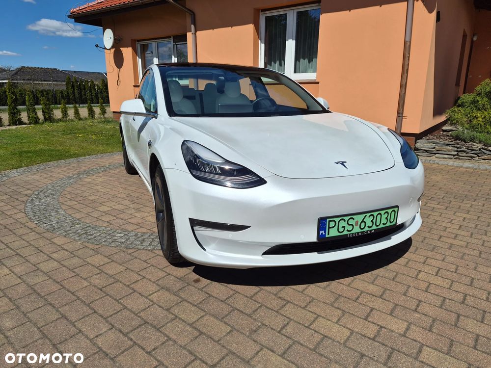 Tesla Model 3 - 1