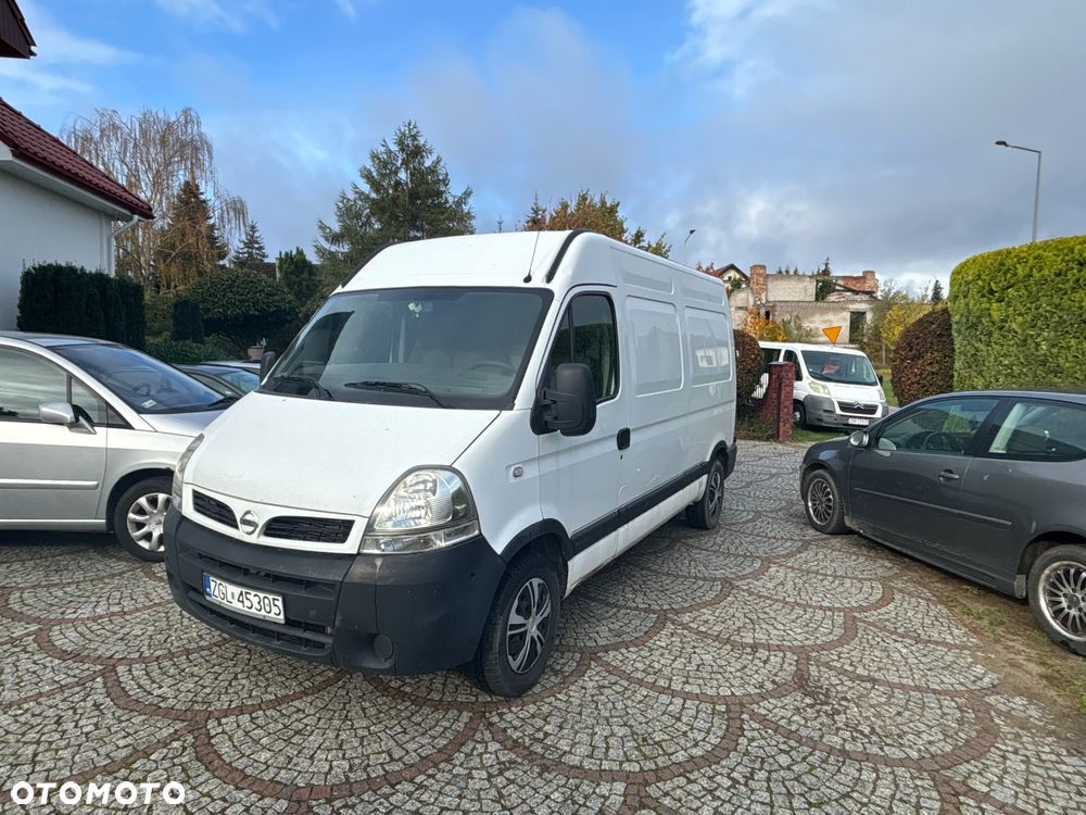 Nissan Interstar - 1