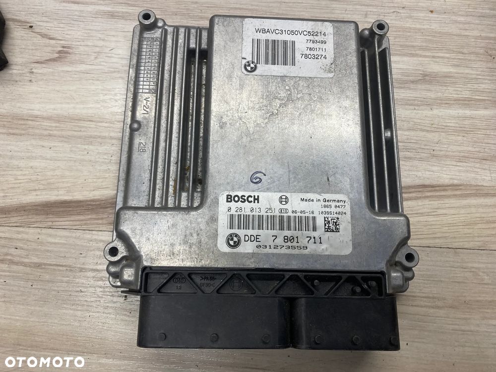 KOMPUTER STEROWNIK SILNIKA ECU BMW E60 E61 2,0 0281013251 7801711 - 1