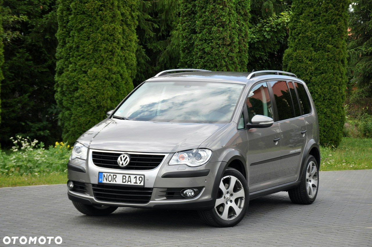 Volkswagen Touran - 9