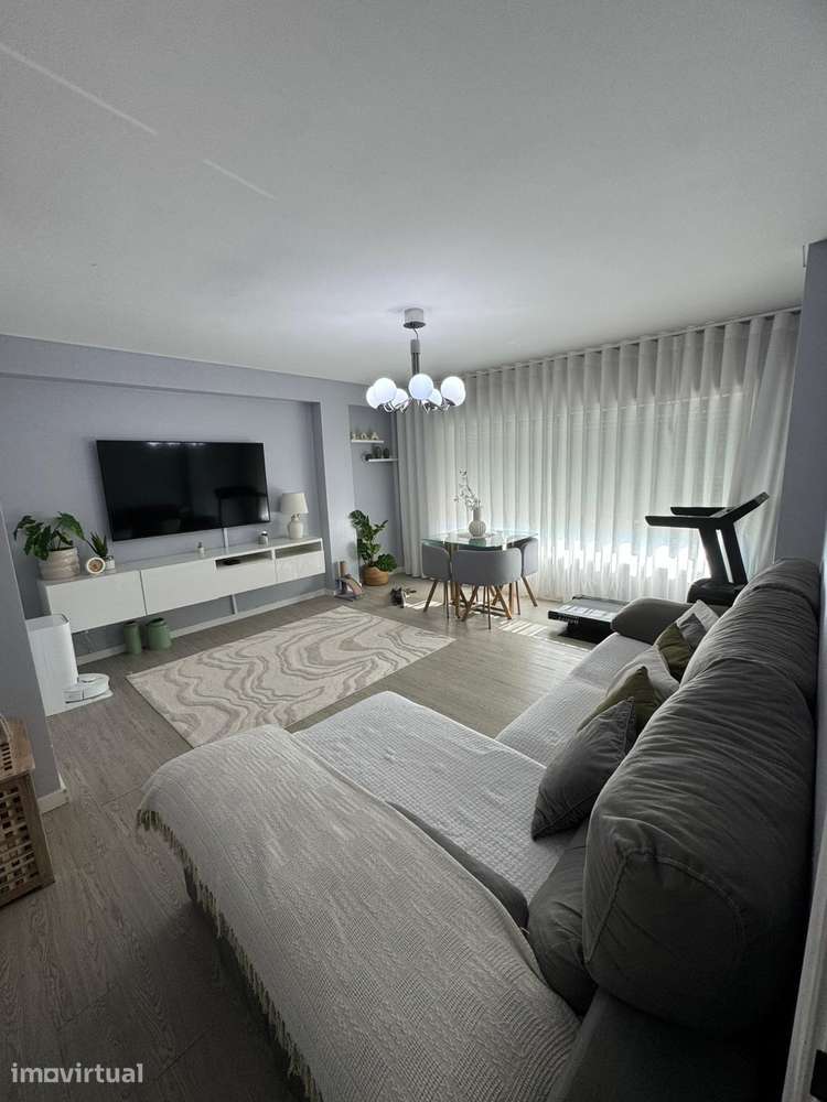 T2 com 82 m², garagem, arrecadação e ar condicionado central - Grande imagem: 5/40
