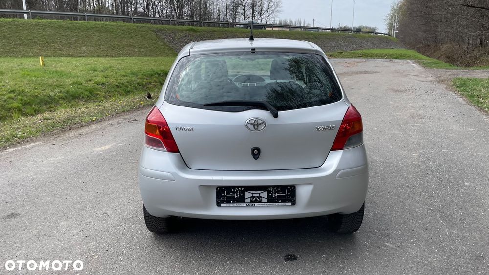 Toyota Yaris 1.33 Luna - 5