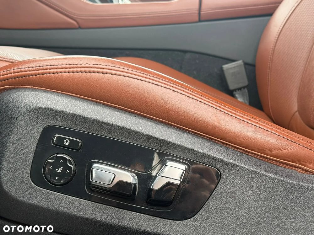 BMW X6 xDrive40d mHEV - 17