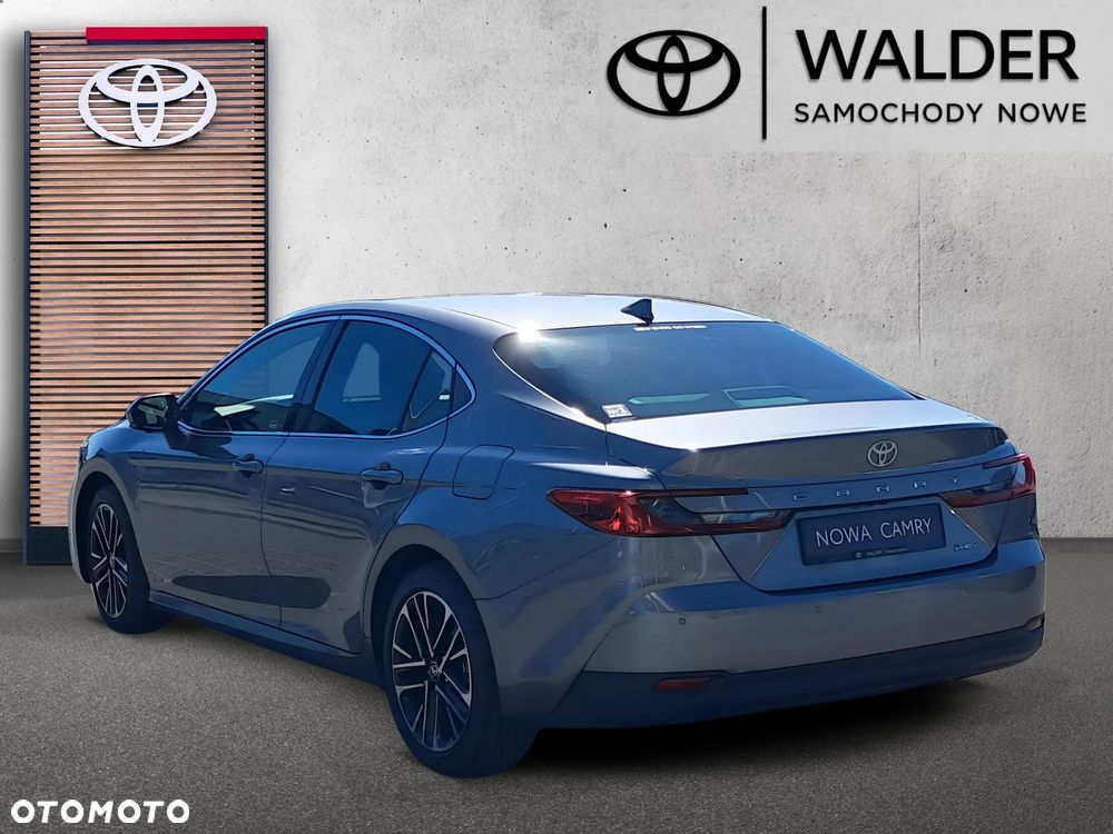 Toyota Camry 2.5 Hybrid Dynamic Force Executive e-CVT - 3