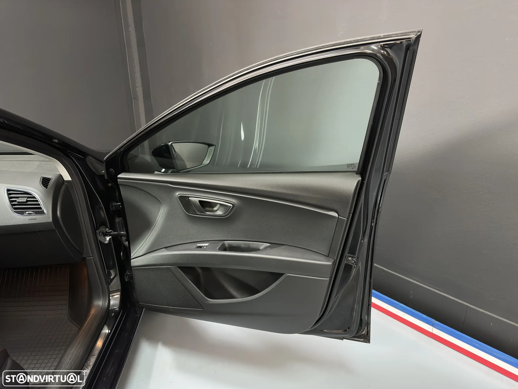 SEAT Leon 2.0 TDI DPF FR - 20