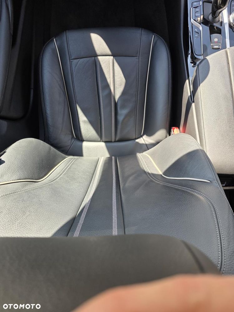 BMW Seria 5 520d xDrive - 15