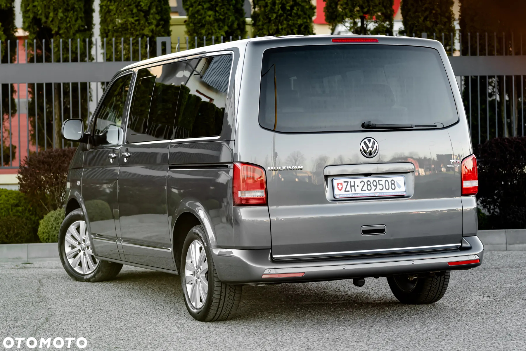Volkswagen Multivan - 14