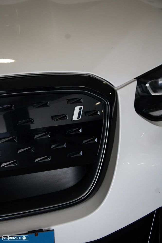 BMW iX3 M Sport Impressive - 8