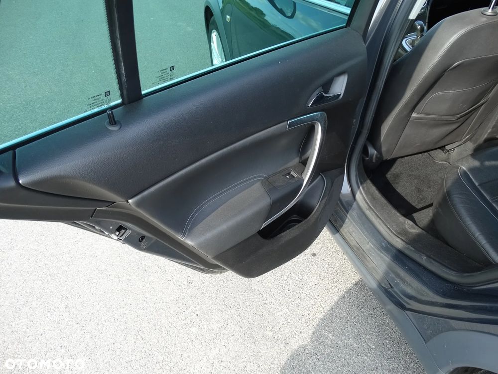 Opel Insignia Country Tourer 2.0 Diesel 4x4 Exclusive - 27