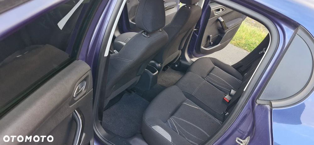 Peugeot 208 e-HDi 92 Stop&Start Active - 11