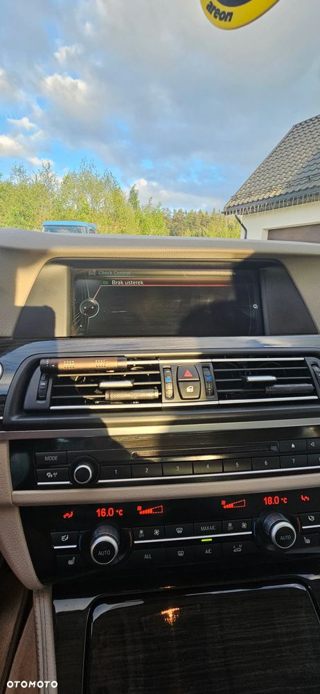 BMW Seria 5 528i xDrive Luxury Line - 15