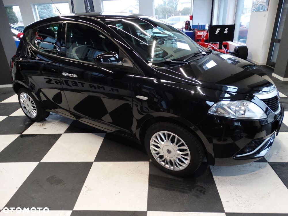 Lancia Ypsilon 1.2 8V Platinum S&S - 9