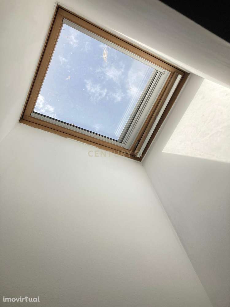 Apartamento T2 para Arrendamento – Rua da Rosa, Bairro Alto - Grande imagem: 5/26