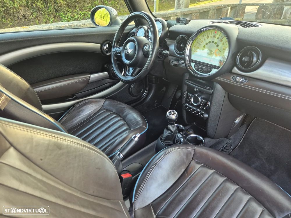 MINI Cabrio Cooper Highgate - 17