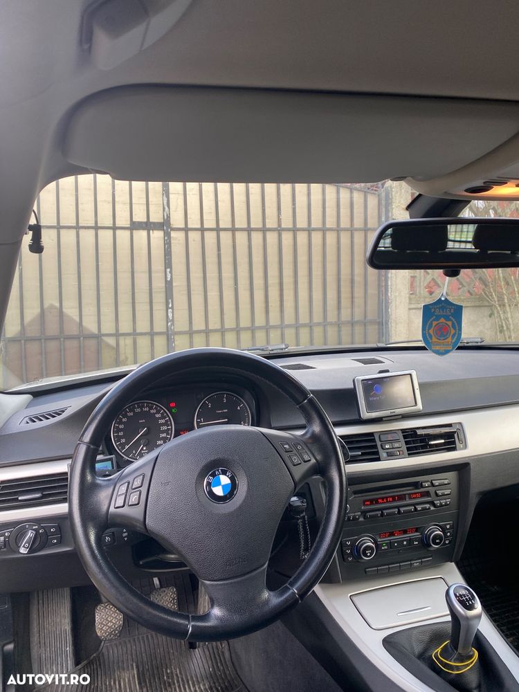 BMW Seria 3 316d - 12