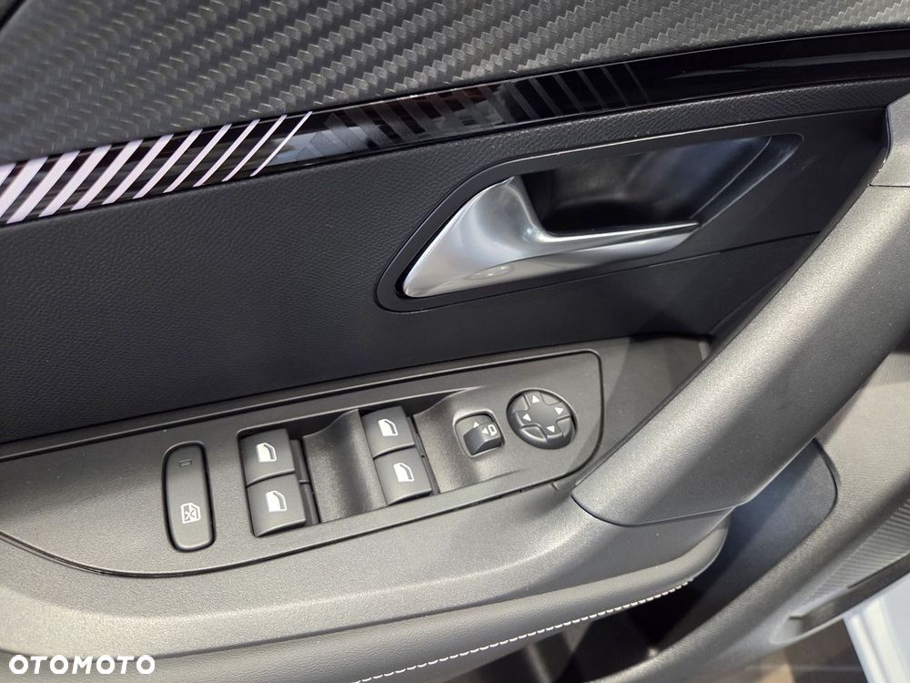 Peugeot 2008 - 12