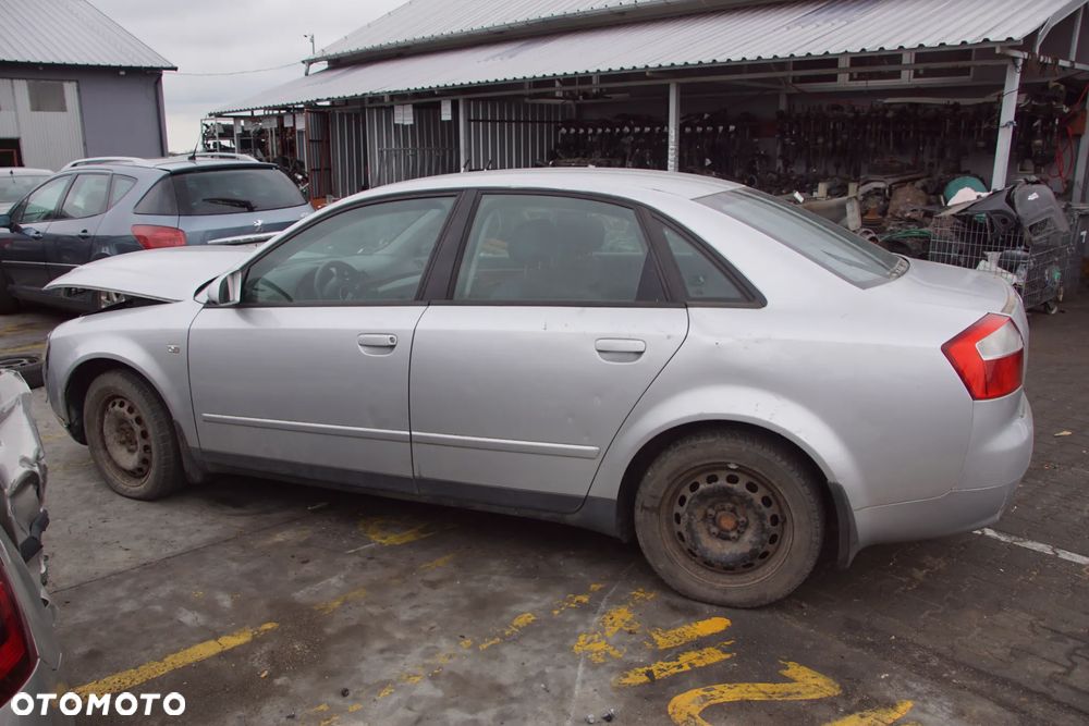 Auto na części - Audi A4 B6 1.9 TDI 131 KM AWX FEC LY7W 2001R Silnik Skrzynia Drzwi Maska Błotnik Klapa Zderzak Lampa Lusterko Klamka Szyba Deska Kokpit Sterownik Moduł Czujnik Licznik Panel Kierownica - 8