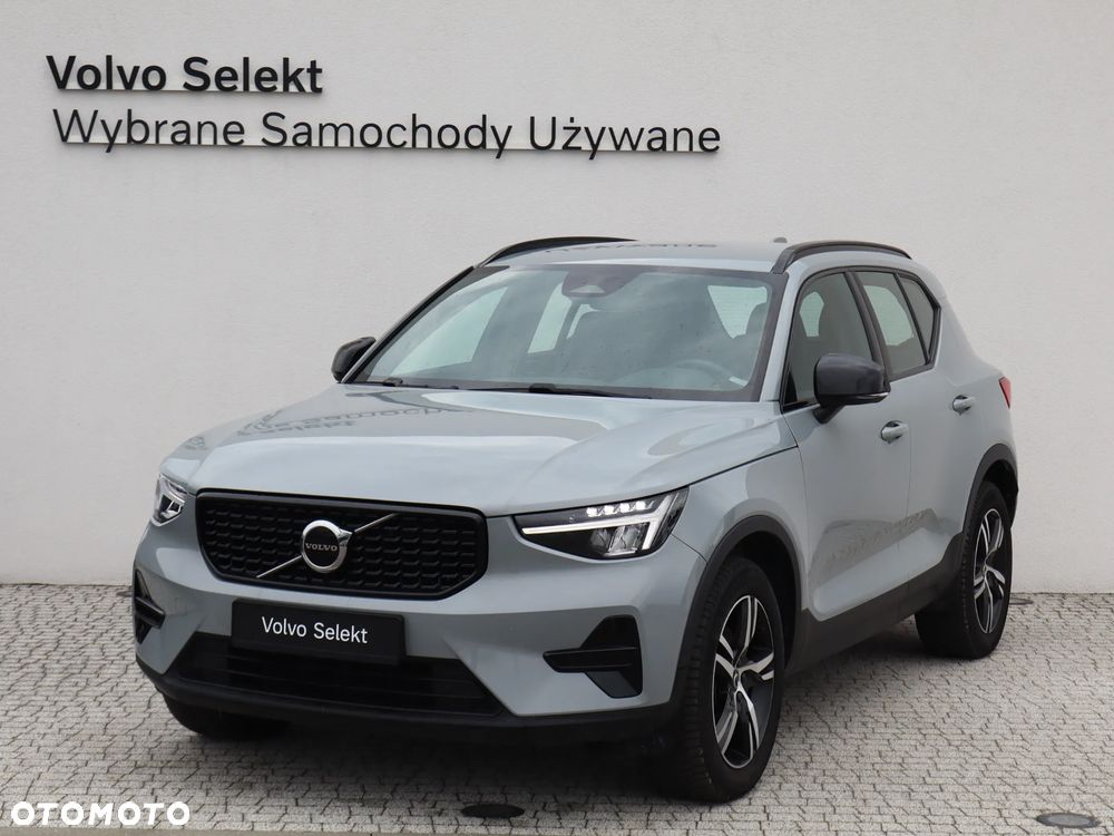 Volvo XC 40 B3 Plus Dark - 2
