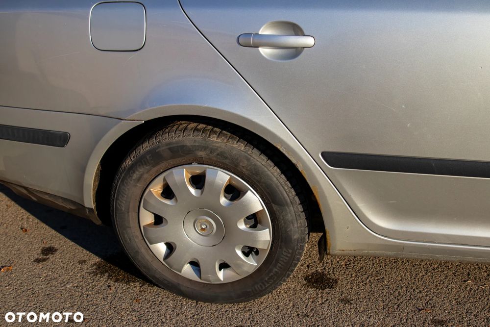 Skoda Octavia 1.6 Ambiente - 4