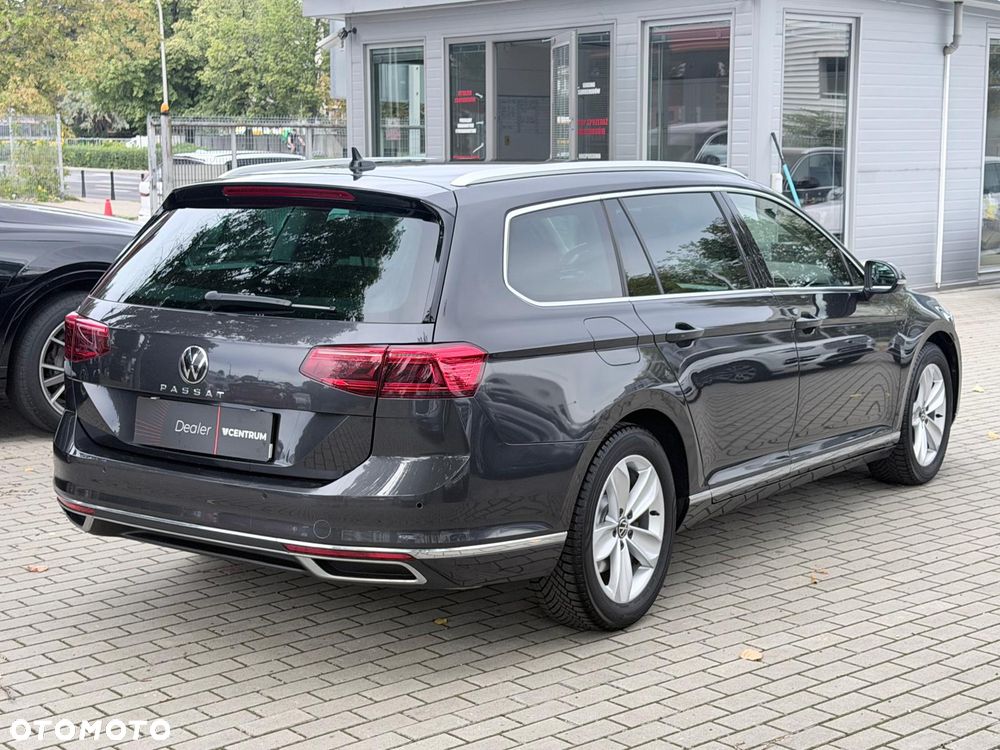 Volkswagen Passat Variant 2.0 TSI Elegance DSG - 4