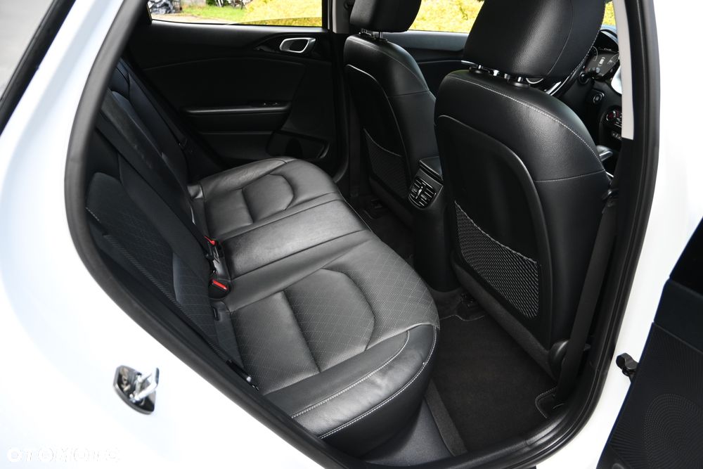 Kia XCeed 1.4 T-GDI L Business Line DCT - 29