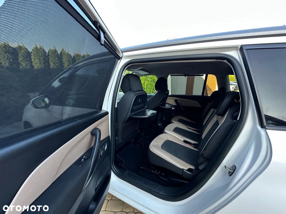 Citroën C4 Picasso e-HDi 115 ETG6 Exclusive - 23