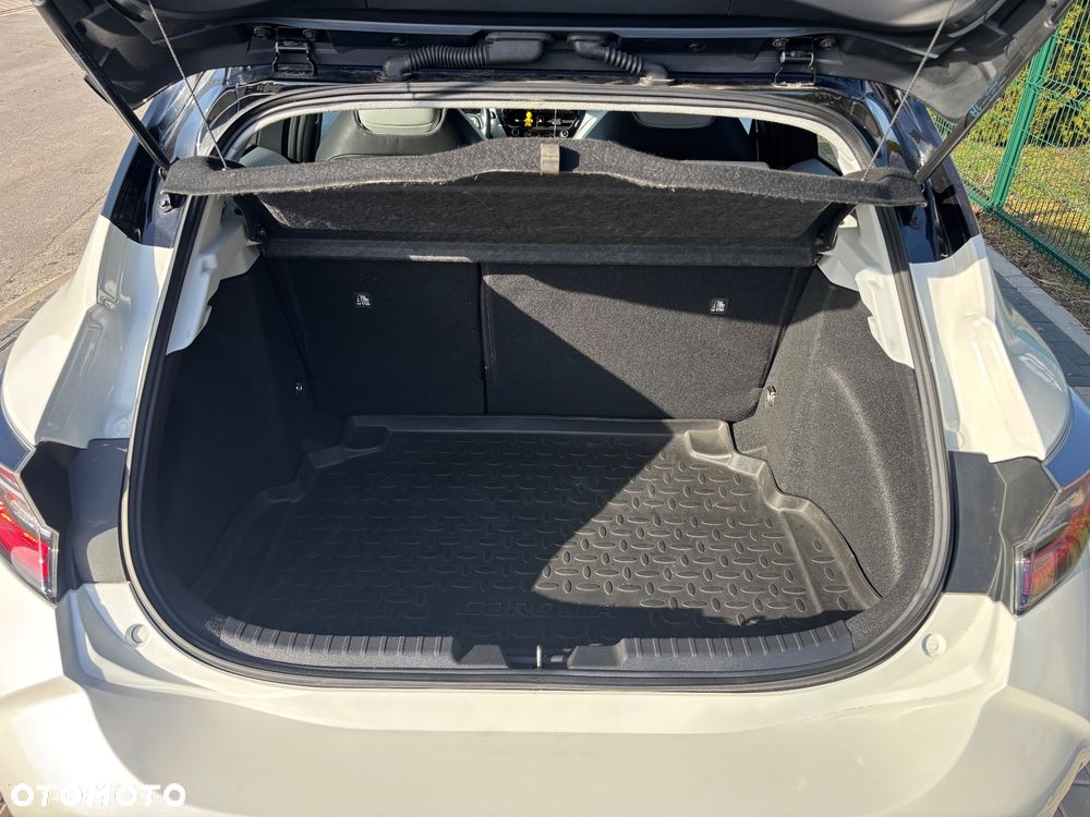 Toyota Corolla 1.8 Hybrid Selection - 18