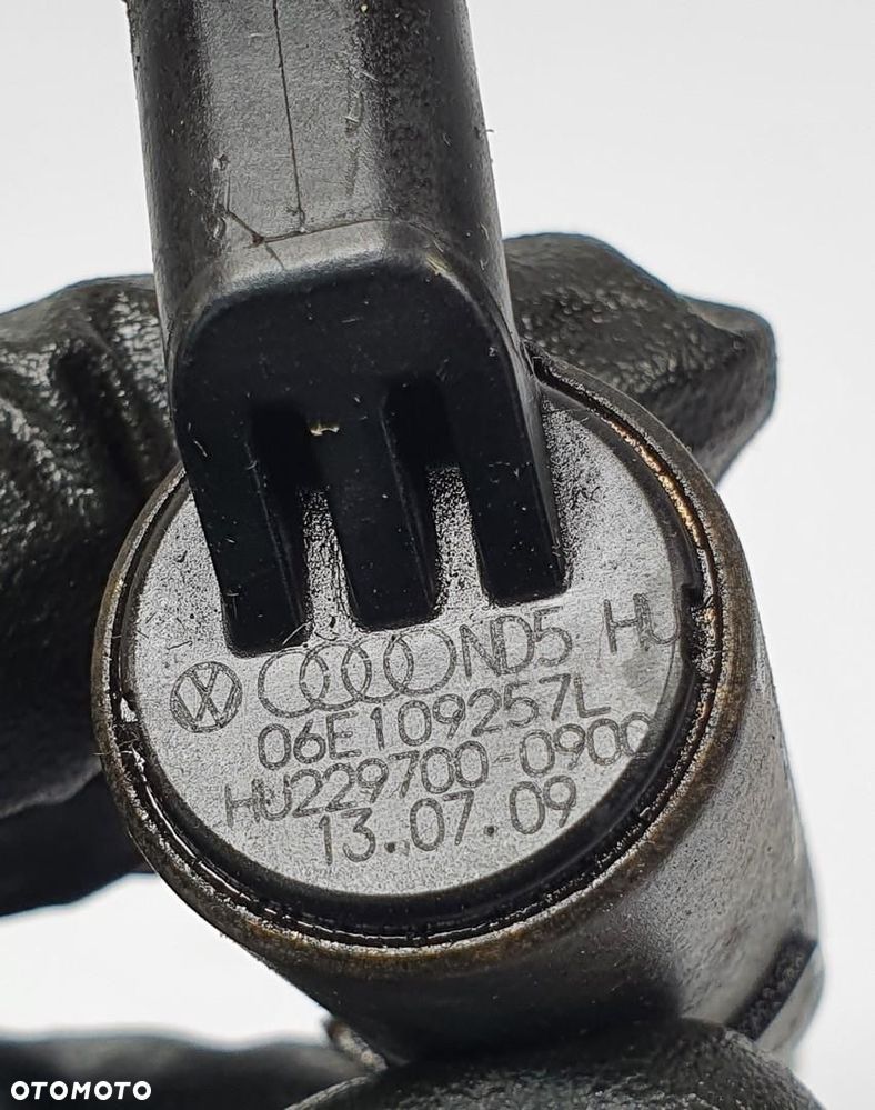 ZAWÓR FAZ ROZRZĄDU CCDA AUDI A6 C6 2.8 FSI 06E109257L - 4