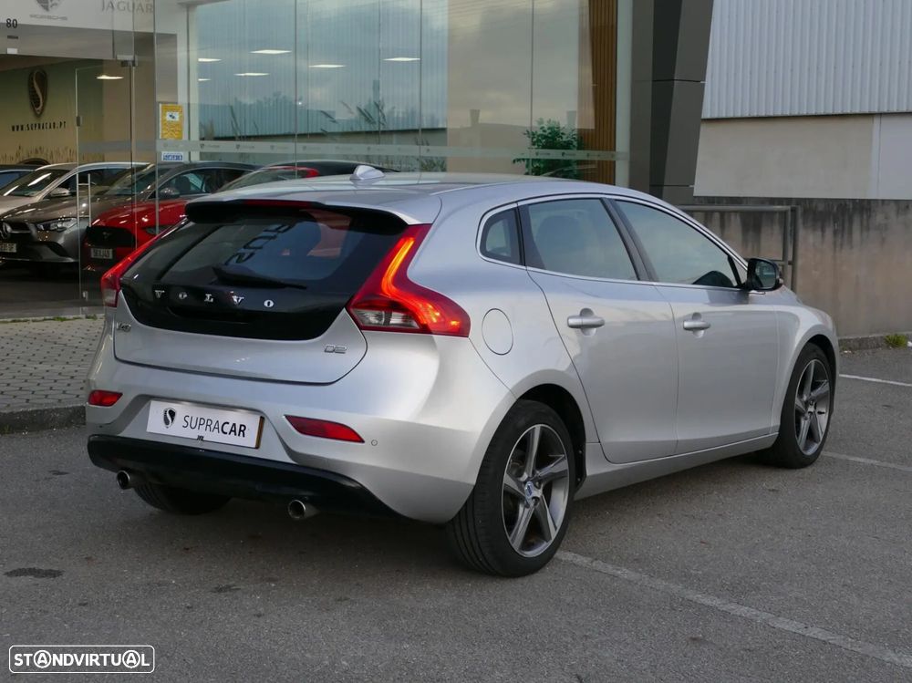 Volvo V40 1.6 D2 Momentum - 4