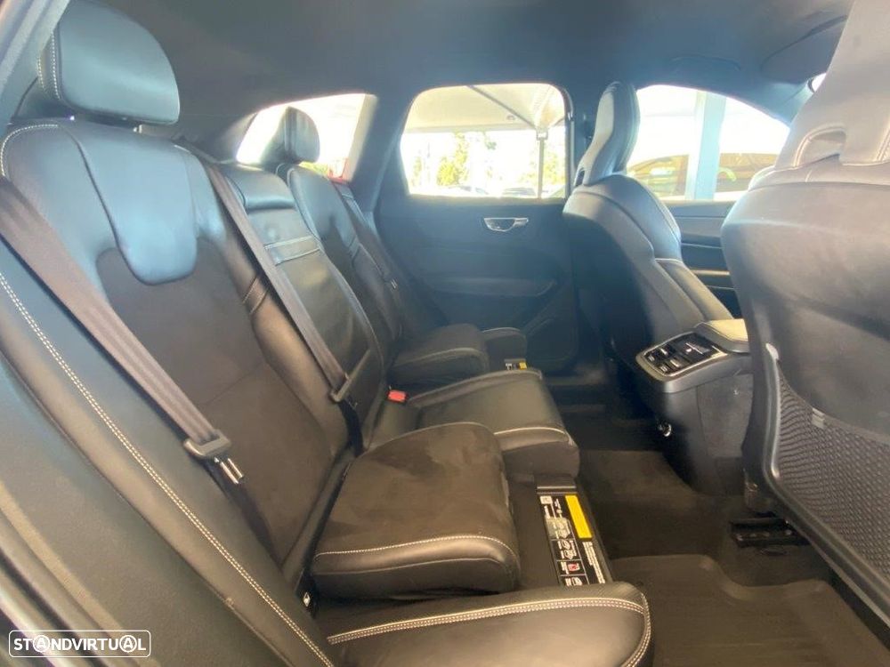 Volvo XC 60 2.0 D4 R-Design Geartronic - 12