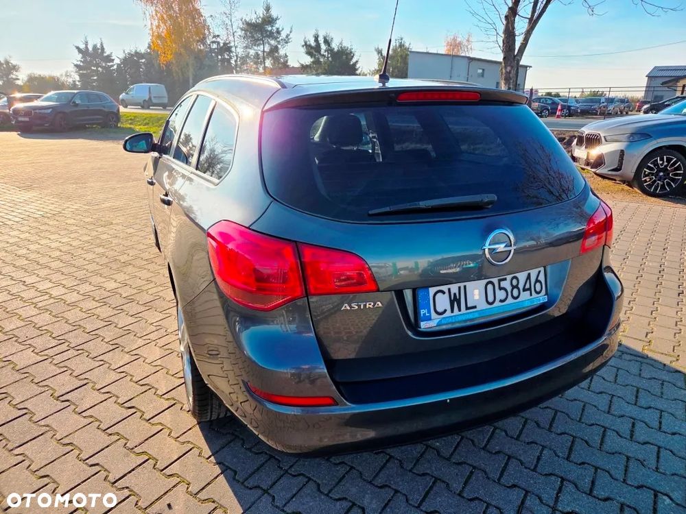 Opel Astra IV 1.4 Essentia - 10