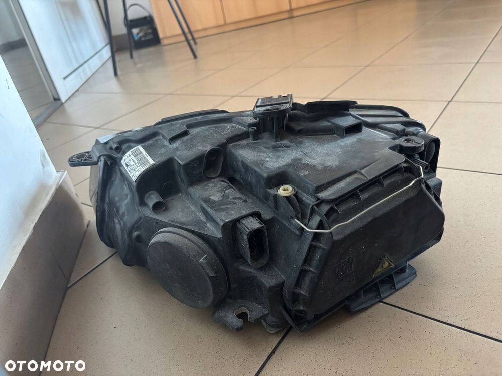 Audi A5 2.0 TFSI 2011r Lampa przód prawa - 2