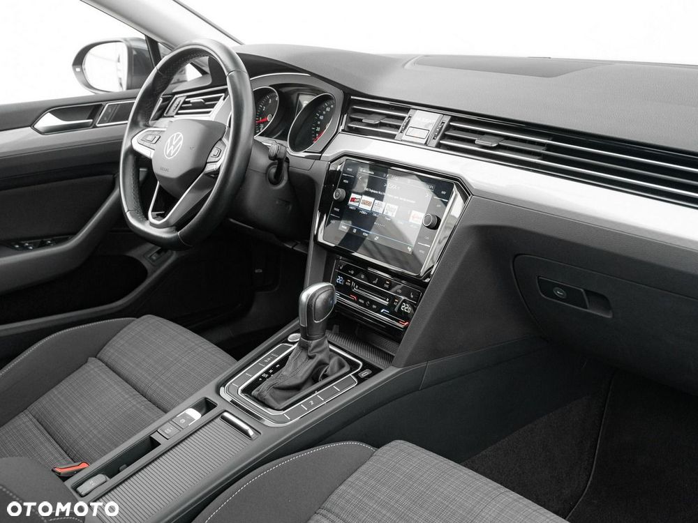 Volkswagen Passat - 30