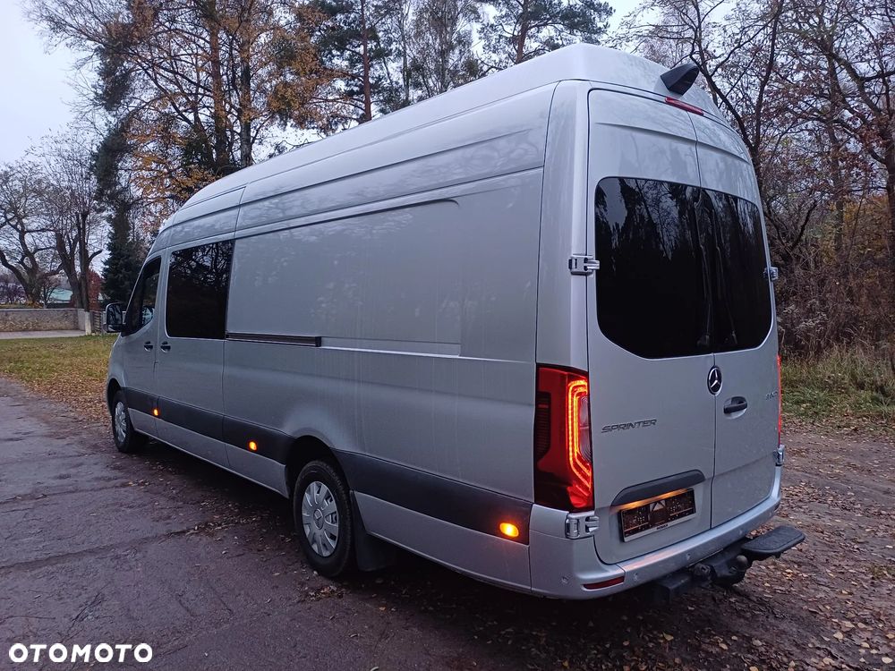 Mercedes-Benz 907 - 9