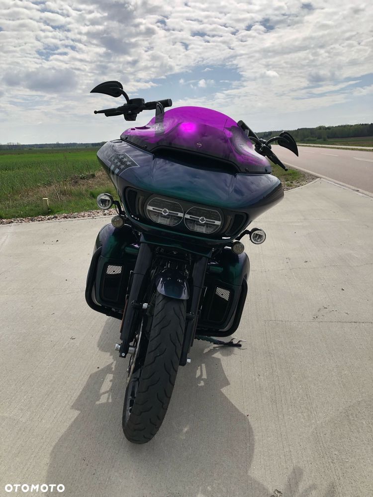 Harley-Davidson Touring Road Glide - 2