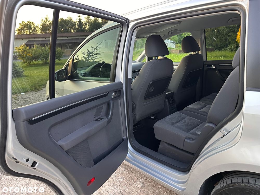 Volkswagen Touran 2.0 TDI DPF Highline DSG - 21