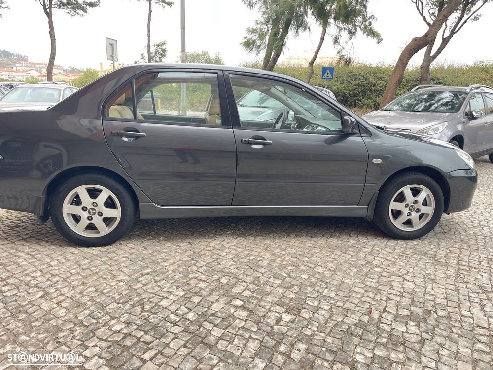 Mitsubishi Lancer - 8