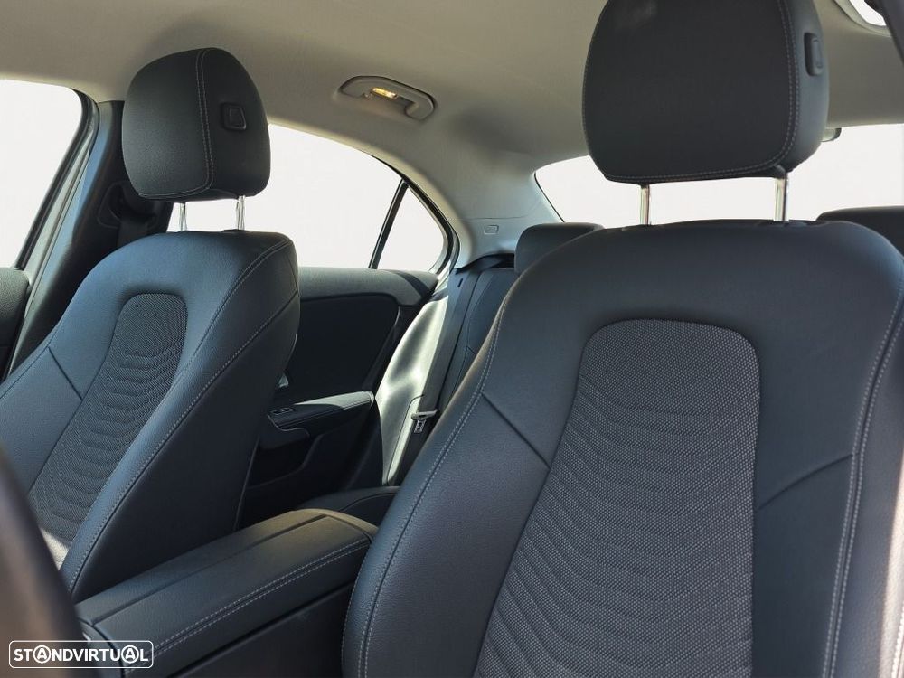 Mercedes-Benz A 250 Limousine - 10