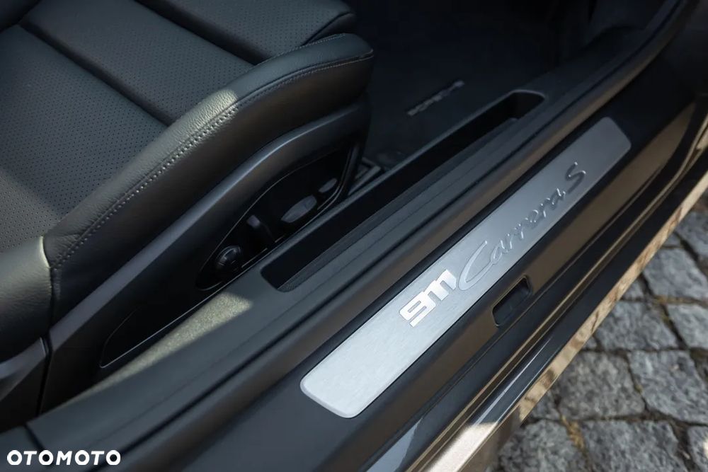 Porsche 911 Carrera S PDK - 21