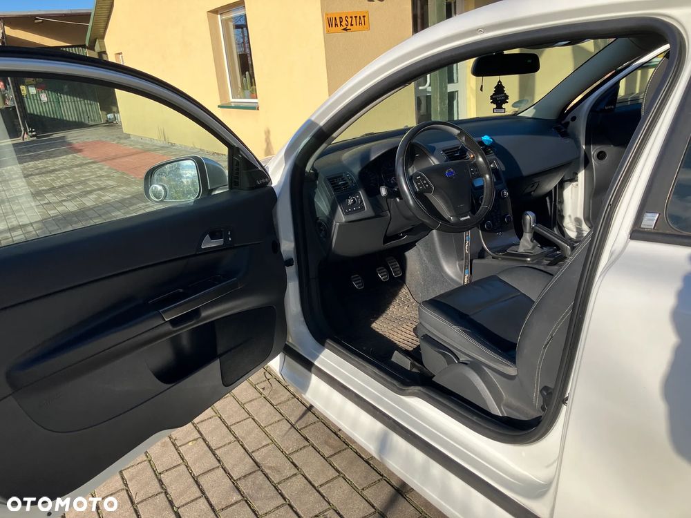 Volvo C30 D2 R-Design - 12