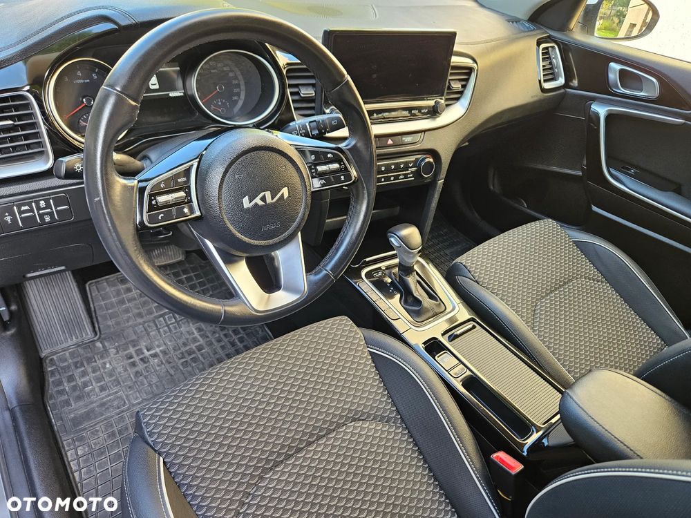 Kia XCeed - 10