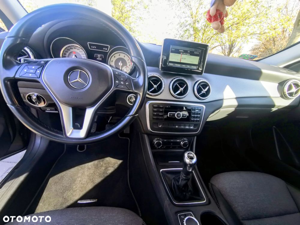 Mercedes-Benz GLA - 9