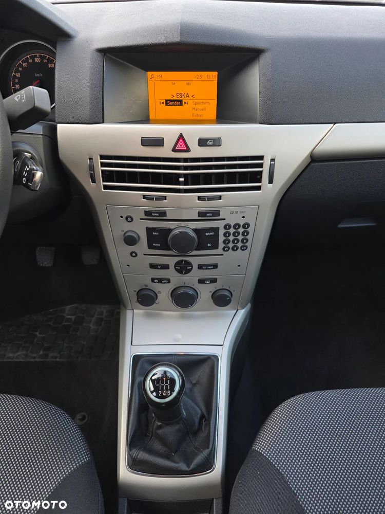 Opel Astra 1.7 CDTI DPF NAVI - 12