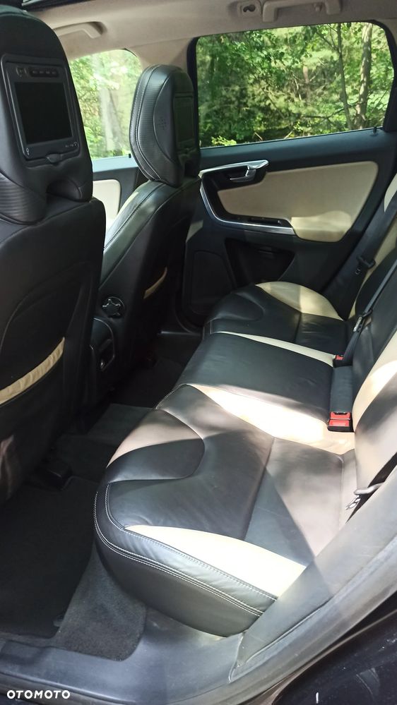 Volvo XC 60 D5 AWD Kinetic - 18