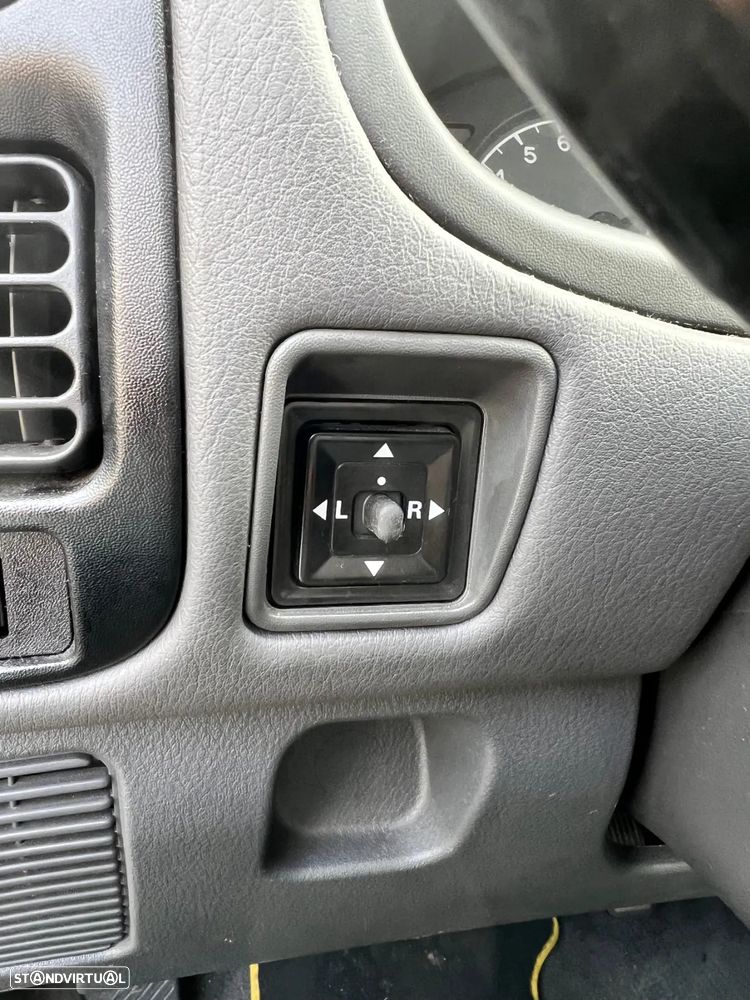 Mitsubishi Lancer 1300 GLXi - 47