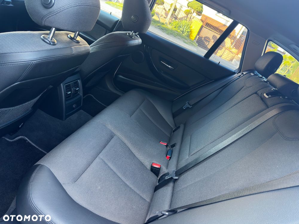 BMW Seria 3 320d Sport Line - 19