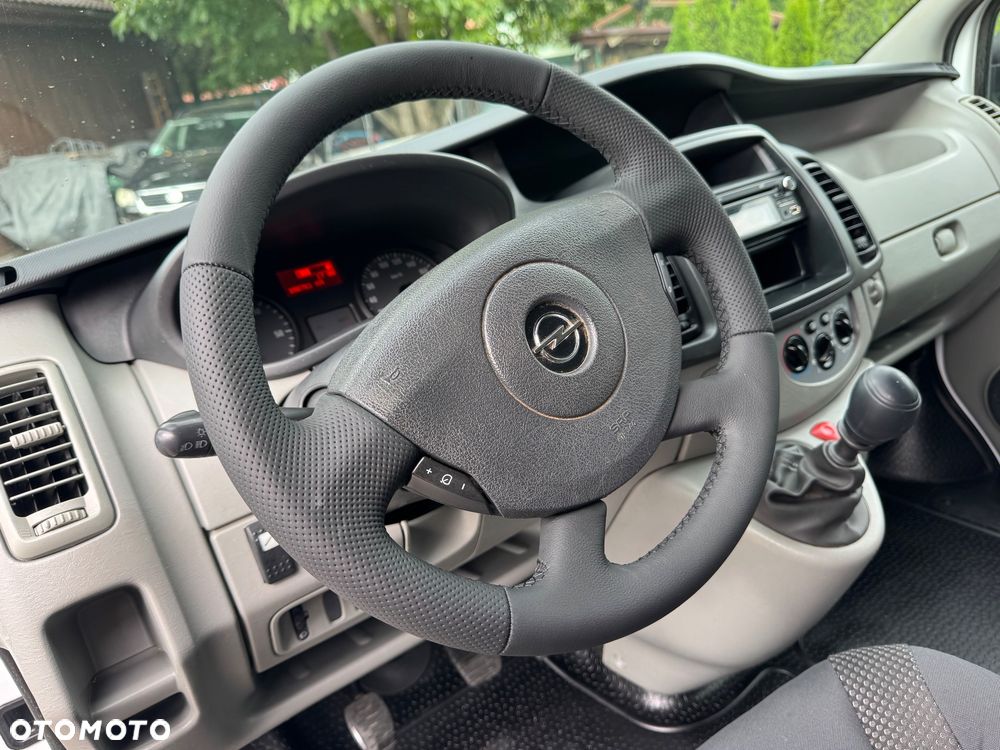 Opel Vivaro - 10
